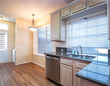 3956 Cobblestone Court - Photo Thumbnail 2