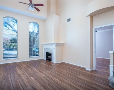 3956 Cobblestone Court - Photo Thumbnail 7