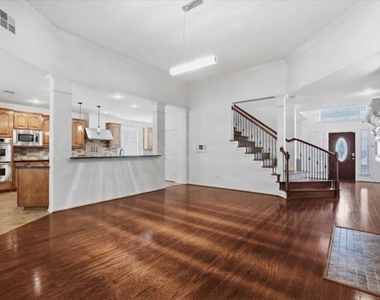 3908 Moonbeam Court - Photo Thumbnail 6