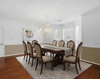 3908 Moonbeam Court - Photo Thumbnail 4