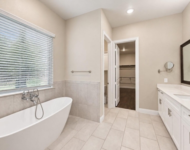 1603 Coventry Court - Photo Thumbnail 13