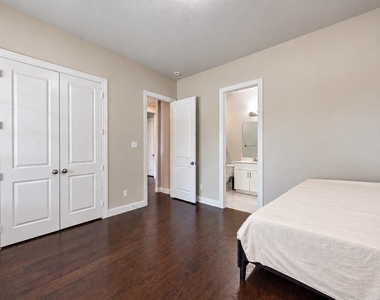 1603 Coventry Court - Photo Thumbnail 17