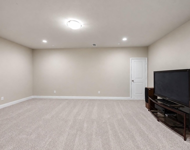 1603 Coventry Court - Photo Thumbnail 24