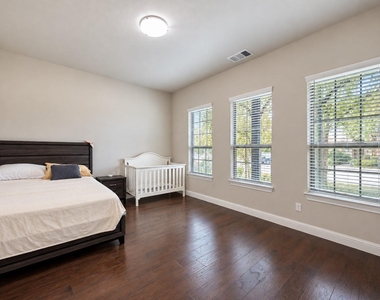 1603 Coventry Court - Photo Thumbnail 16