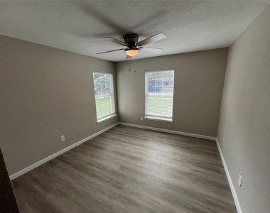 9527 Musgrave Drive - Photo Thumbnail 7