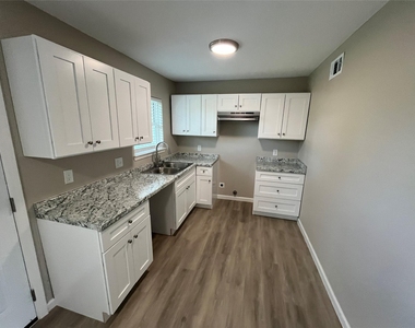 9527 Musgrave Drive - Photo Thumbnail 5