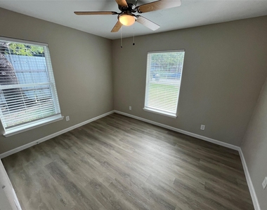 9527 Musgrave Drive - Photo Thumbnail 9