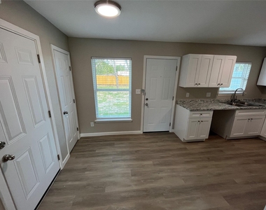 9527 Musgrave Drive - Photo Thumbnail 4