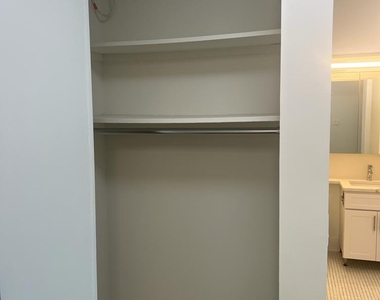 East 71st Street - Photo Thumbnail 7