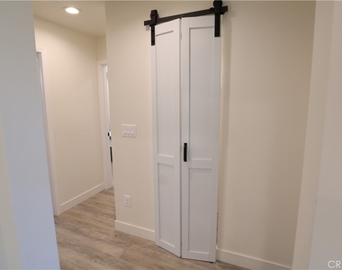 1113 W Hellman - Photo Thumbnail 25