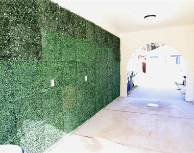 1113 W Hellman - Photo Thumbnail 11