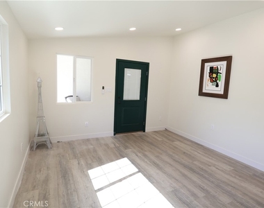 1113 W Hellman - Photo Thumbnail 22