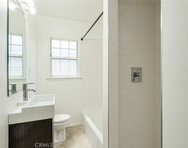 313 Venice Way - Photo Thumbnail 15