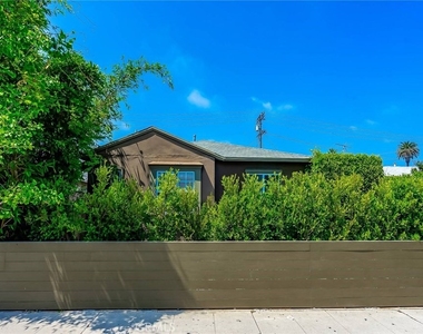 313 Venice Way - Photo Thumbnail 19