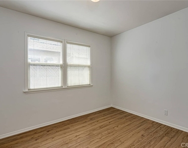313 Venice Way - Photo Thumbnail 12