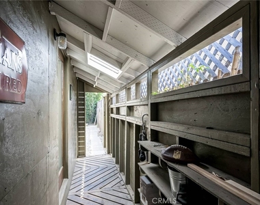 313 Venice Way - Photo Thumbnail 18