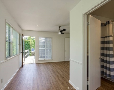 313 Venice Way - Photo Thumbnail 9