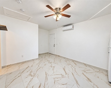 7707 Babcock Avenue - Photo Thumbnail 3