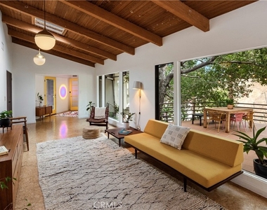3858 Roble Vista Drive - Photo Thumbnail 2