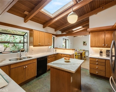 3858 Roble Vista Drive - Photo Thumbnail 7