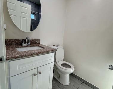 13921 Rex Street - Photo Thumbnail 8