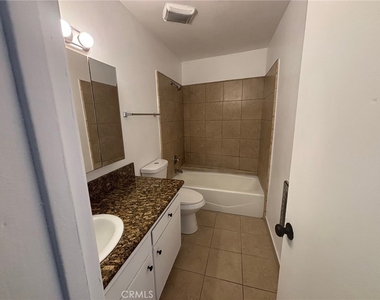 144 W Hillsdale Street - Photo Thumbnail 8