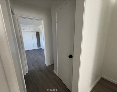 144 W Hillsdale Street - Photo Thumbnail 6