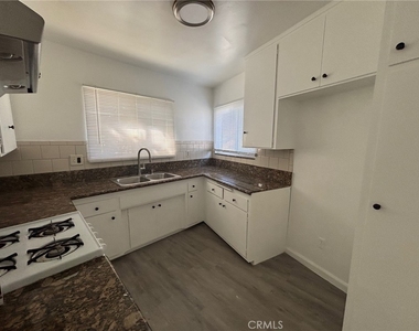 144 W Hillsdale Street - Photo Thumbnail 4