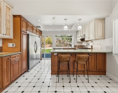 5503 Softwind Way - Photo Thumbnail 14