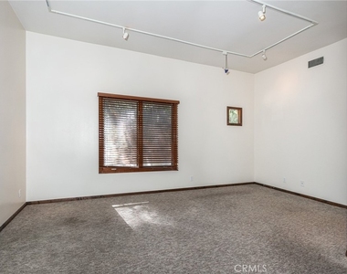 21429 Rios Street - Photo Thumbnail 7