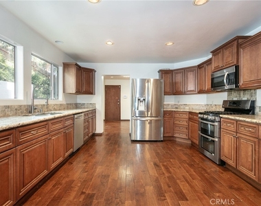 21429 Rios Street - Photo Thumbnail 5