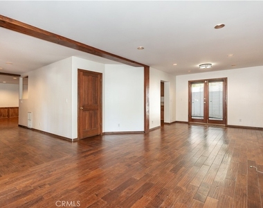 21429 Rios Street - Photo Thumbnail 2