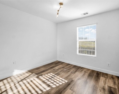 16710 Nicklaus Drive - Photo Thumbnail 23
