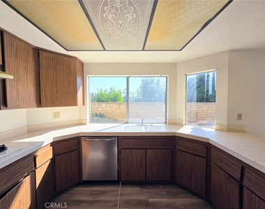 1403 Loma Road - Photo Thumbnail 10