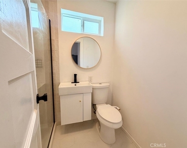 2245 Pine Avenue - Photo Thumbnail 12