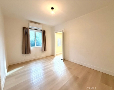 2245 Pine Avenue - Photo Thumbnail 14
