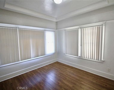 458 W Vernon Avenue - Photo Thumbnail 5