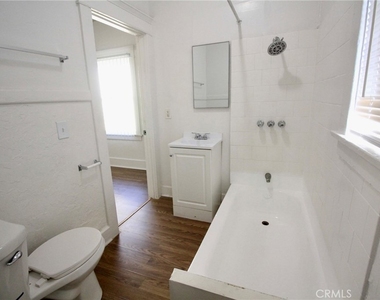 458 W Vernon Avenue - Photo Thumbnail 21