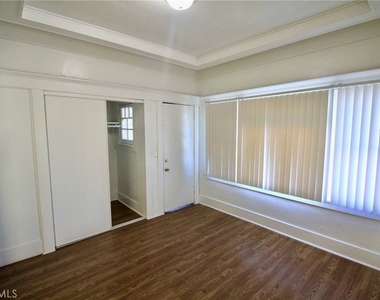 458 W Vernon Avenue - Photo Thumbnail 6