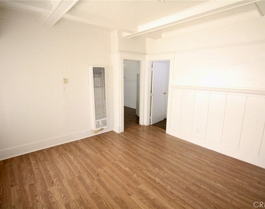 458 W Vernon Avenue - Photo Thumbnail 4