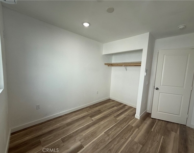466 S Mott Street - Photo Thumbnail 4