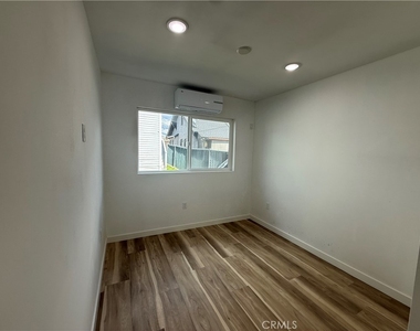 466 S Mott Street - Photo Thumbnail 5