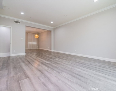 3501 Tilden Avenue - Photo Thumbnail 3