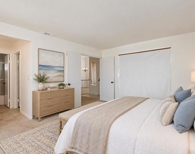 2228 Saratoga - Photo Thumbnail 18