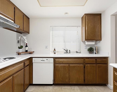 2228 Saratoga - Photo Thumbnail 9