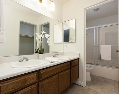 2228 Saratoga - Photo Thumbnail 20