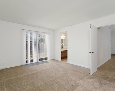 2228 Saratoga - Photo Thumbnail 17