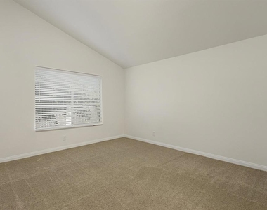2228 Saratoga - Photo Thumbnail 7