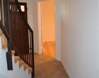 366 Forward Street - Photo Thumbnail 12