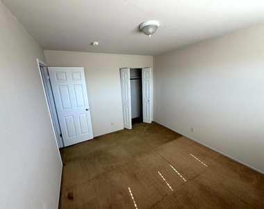18769 Eisenhower Street - Photo Thumbnail 16